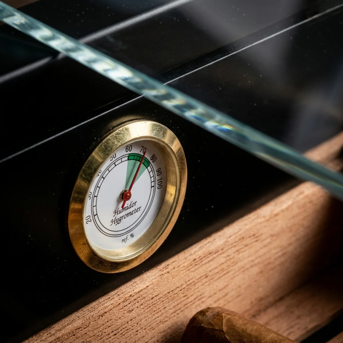 Ashlar House obsidian cigar humidor — semi-translucent volcanic stone lid